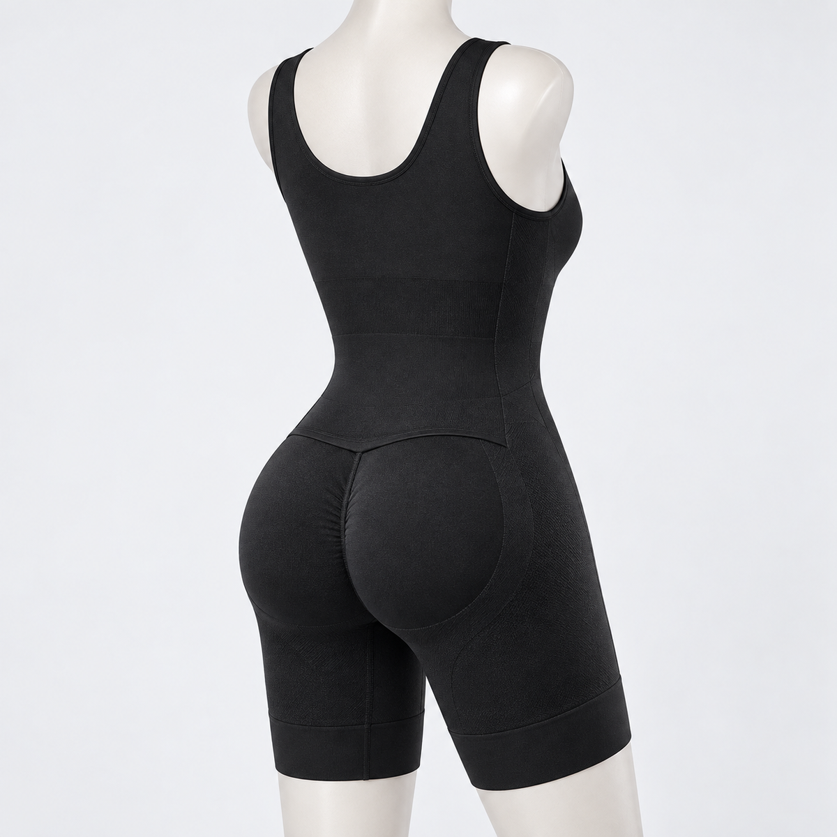 Back detail: smooth back panel, scrunch seat shaping and drop-seat opening